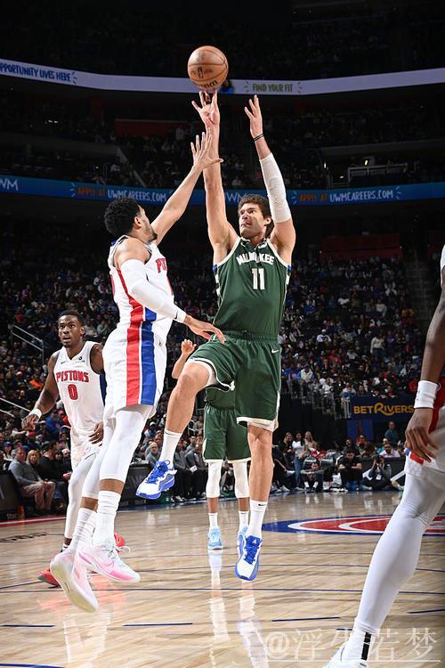 小波特狂砍32分 活塞主场击败雄鹿 小波特狂砍32分 活塞主场击败雄鹿